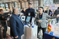 بازدید معاون پژوهش و فناوری دانشگاه جامع علمی‌کاربردی از نمایشگاه هفته پژوهش و گفت‌وگو با ارائه‌دهندگان دستاوردها