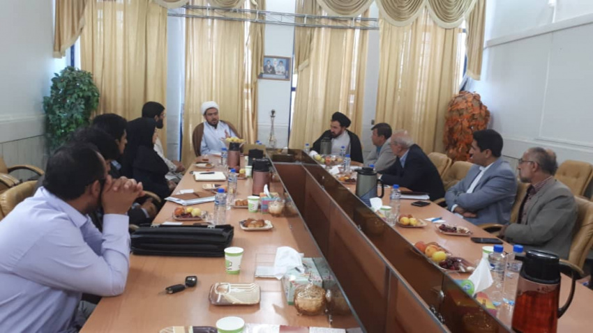 دیدار مسئول  دفتر نهاد رهبری ورئیس کمیته معارف دانشگاه  از دانشگاه جامع  علمی کاربردی استان  کهگیلویه وبویراحمد. به گزارش روابط عمومی دانشگاه جامع علمی کاربردی استان.  نشست هم اندیشی روسای مراکز علمی کاربردی استان با حاج آقا موسوی مدیر محترم نهاد مقام معظ