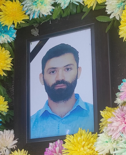 دیدار رئیس دانشگاه جامع علمی کاربردی استان کهگیلویه و بویراحد با خانواده دو تن از شهیدان ترور در حرم مطهر شاهچراغ